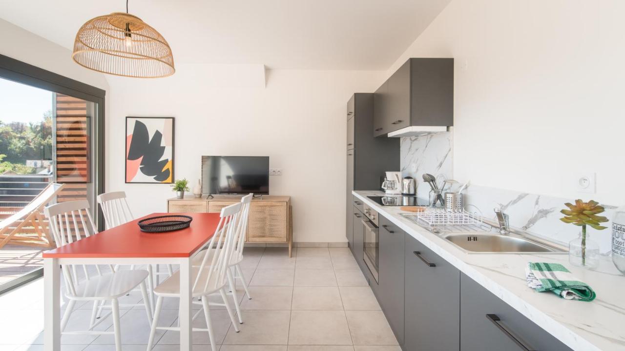 "Le Soleil Levant" Avec Balcon Et Parking Prive, 2 Adultes Et 1 Enfant Sarlat-la-Caneda Luaran gambar